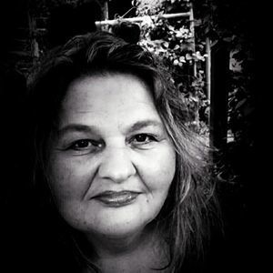 Meet your Posher, Edith